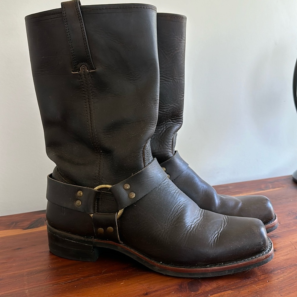 Men’s Frye Boots, gently worn, dark brown